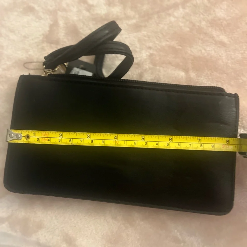 NWT GUESS Black Clutch Wristlet with Gold Logo - Picture 5 of 10